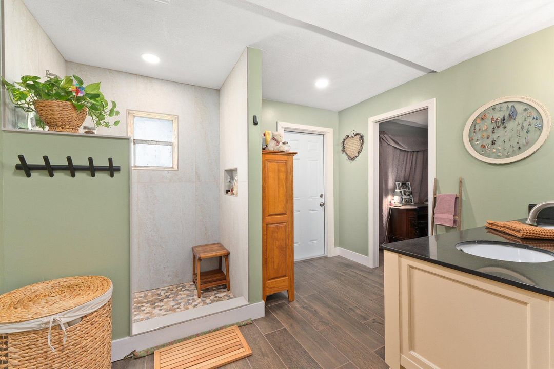 For Sale: $595,000 (5 beds, 3 baths, 3194 Square Feet)