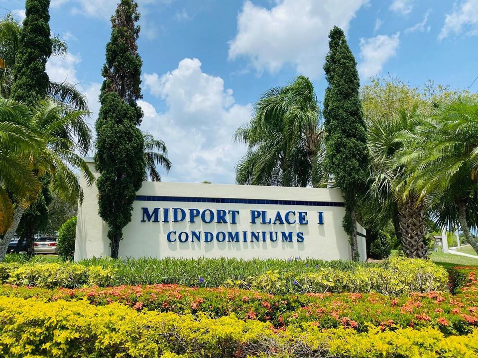 For Sale: $198,000 (2 beds, 2 baths, 964 Square Feet)