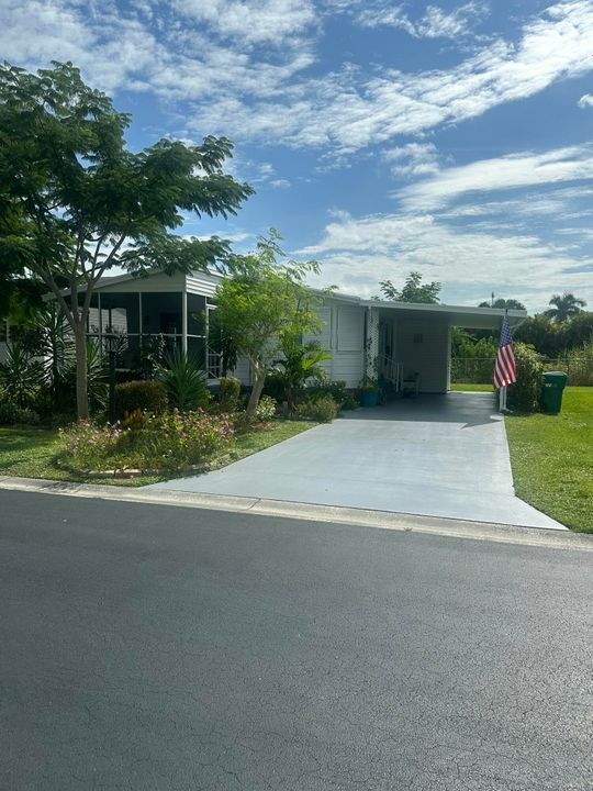 For Sale: $143,000 (2 beds, 2 baths, 862 Square Feet)