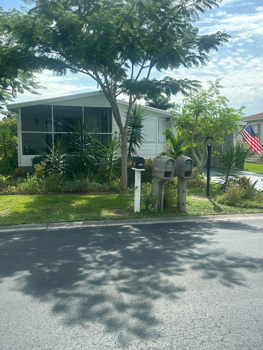 For Sale: $143,000 (2 beds, 2 baths, 862 Square Feet)