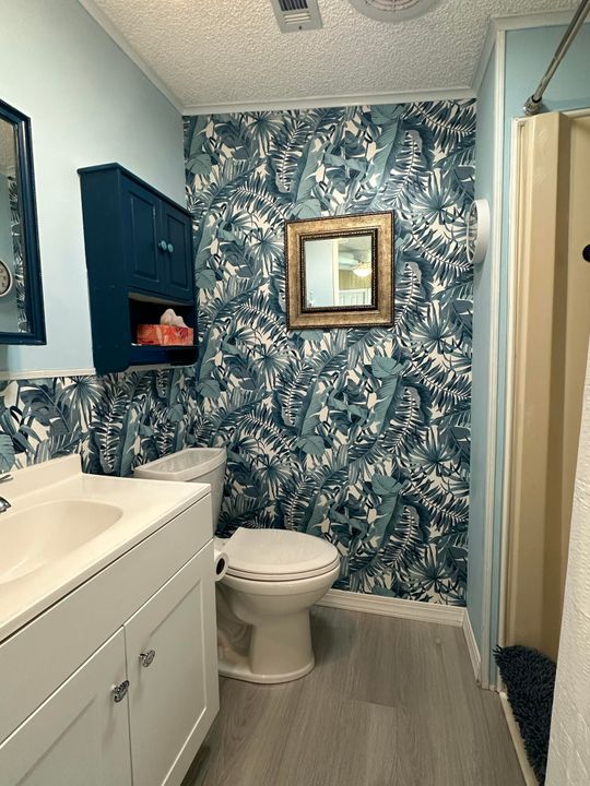 For Sale: $143,000 (2 beds, 2 baths, 862 Square Feet)