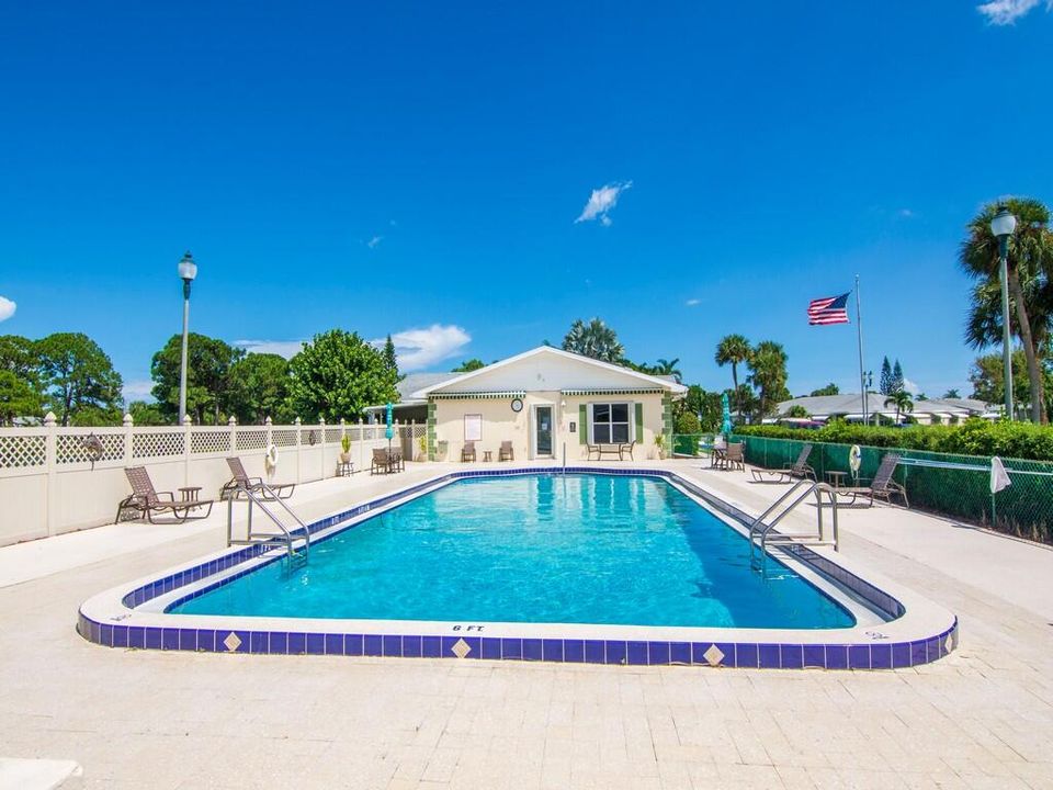 Active With Contract: $144,900 (1 beds, 1 baths, 1052 Square Feet)