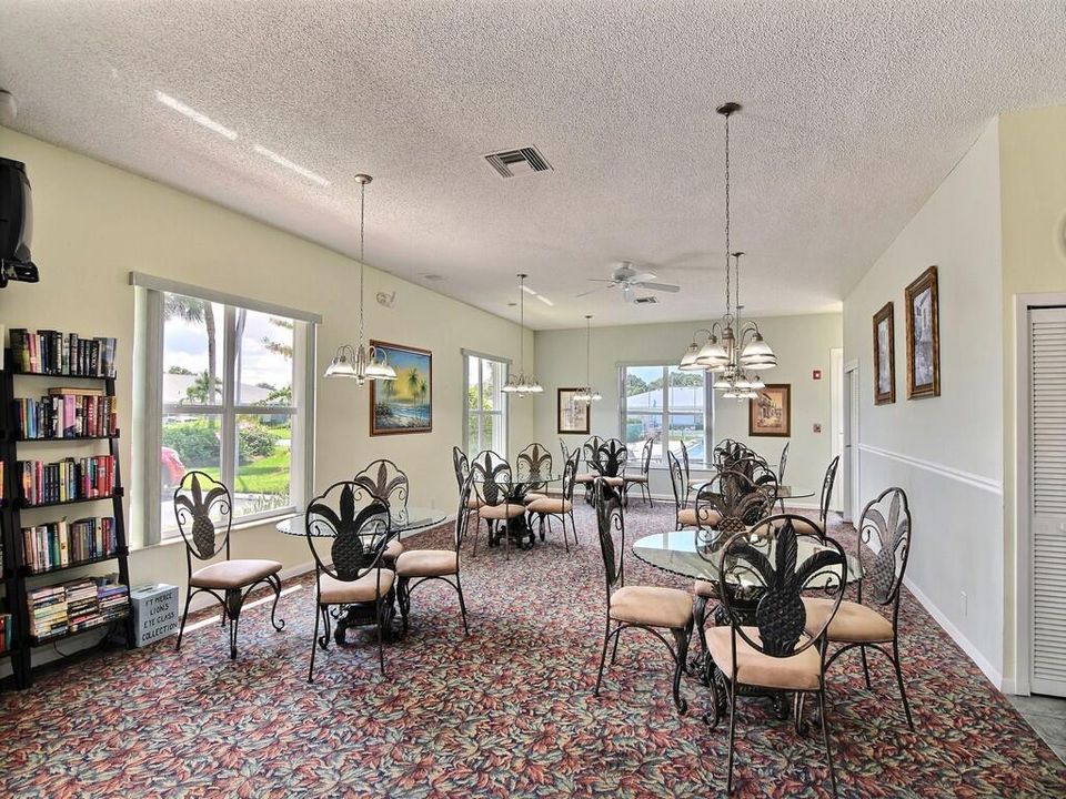 Active With Contract: $144,900 (1 beds, 1 baths, 1052 Square Feet)