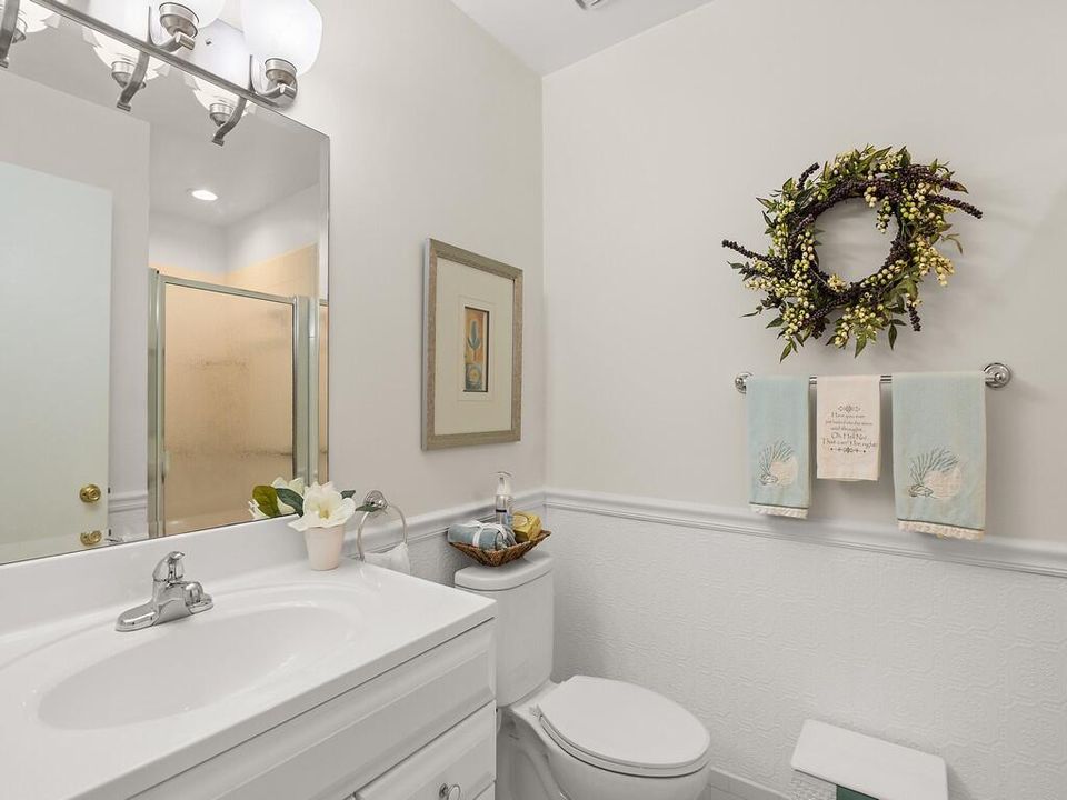 Active With Contract: $144,900 (1 beds, 1 baths, 1052 Square Feet)