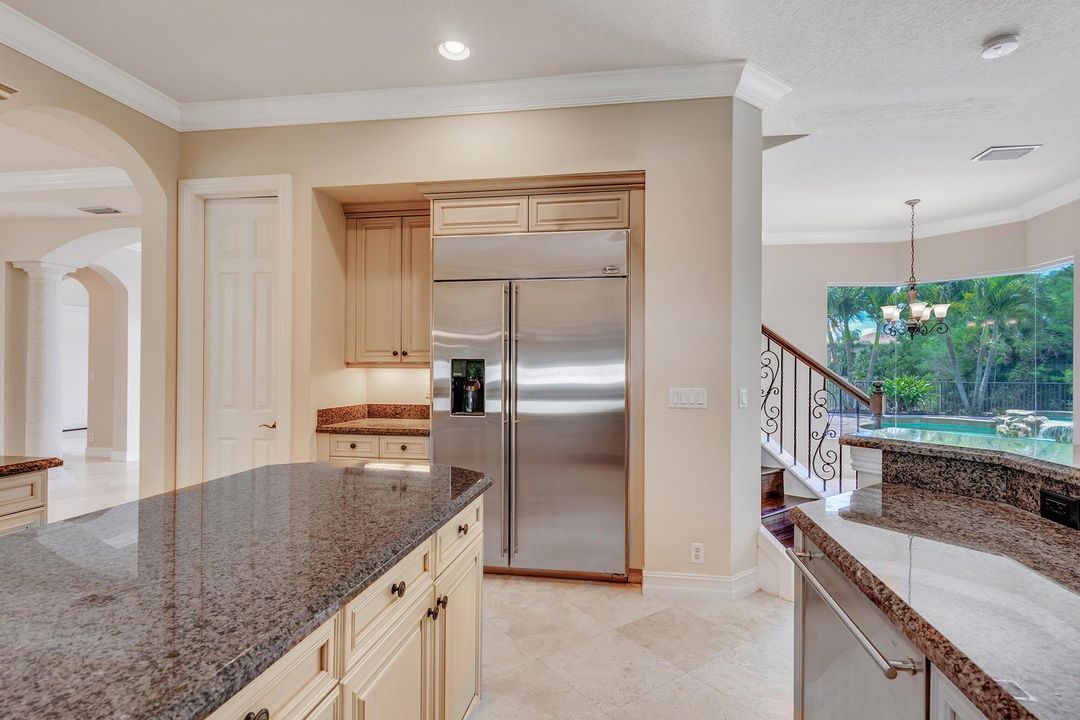 На продажу: $1,649,000 (5 спален, 5 ванн, 4708 Квадратных фут)