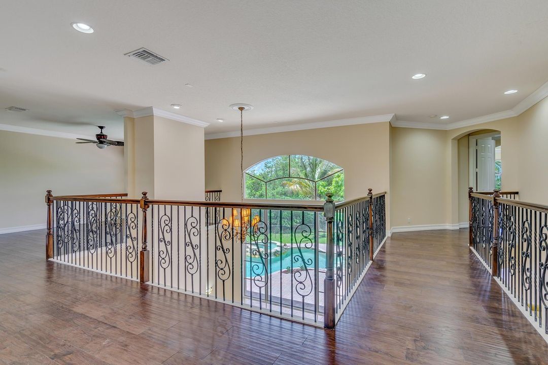 На продажу: $1,649,000 (5 спален, 5 ванн, 4708 Квадратных фут)