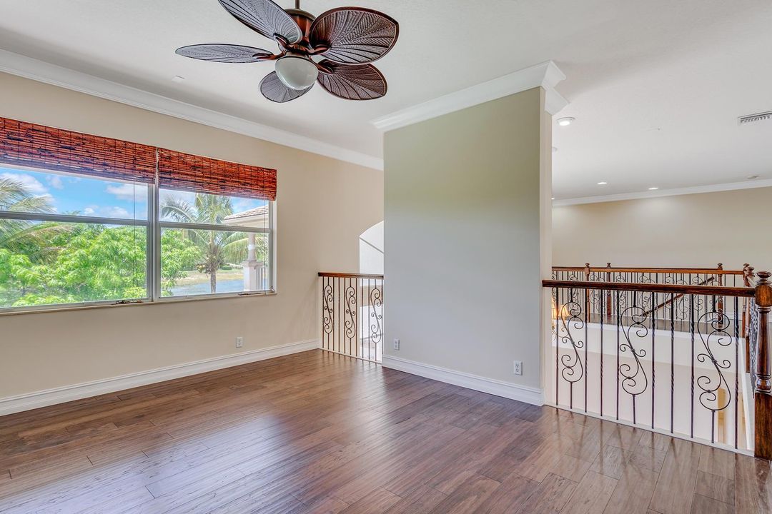 На продажу: $1,649,000 (5 спален, 5 ванн, 4708 Квадратных фут)