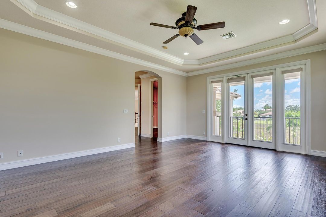 На продажу: $1,649,000 (5 спален, 5 ванн, 4708 Квадратных фут)