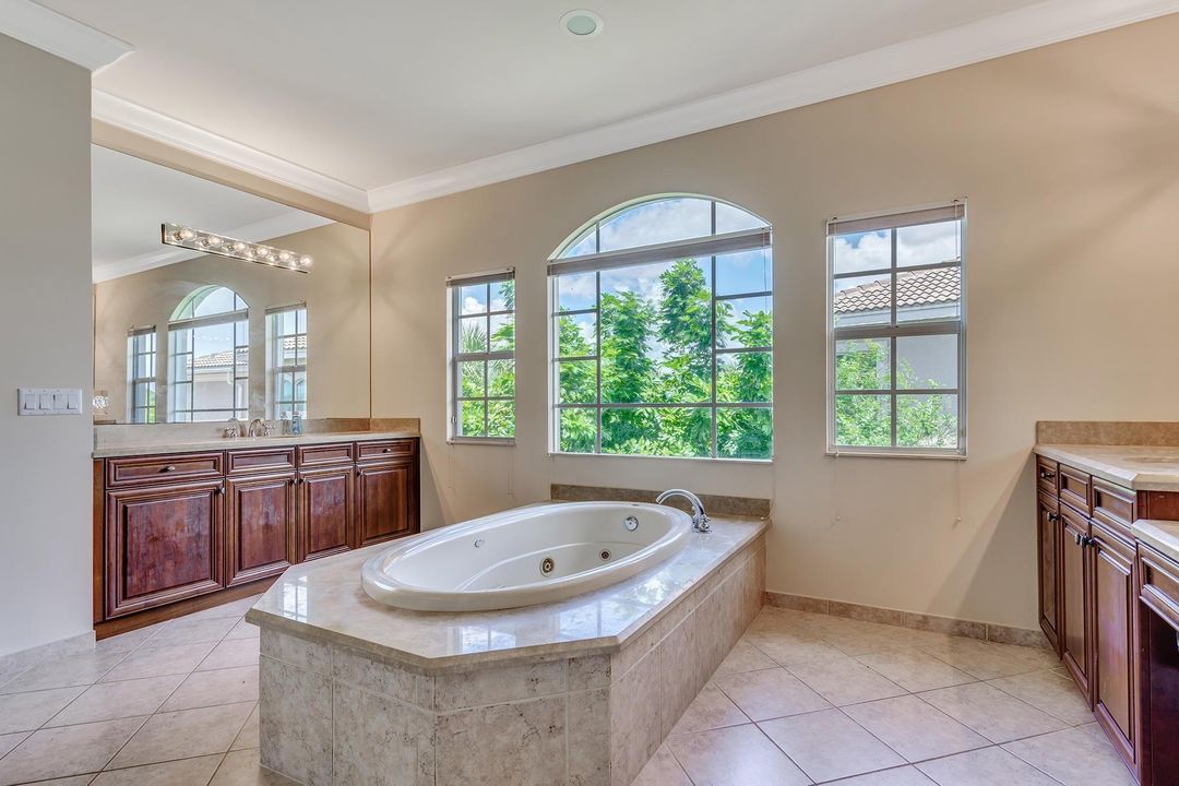 На продажу: $1,649,000 (5 спален, 5 ванн, 4708 Квадратных фут)