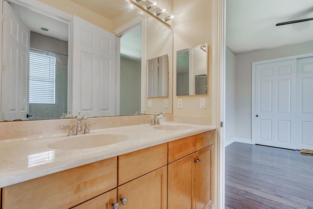 На продажу: $1,649,000 (5 спален, 5 ванн, 4708 Квадратных фут)