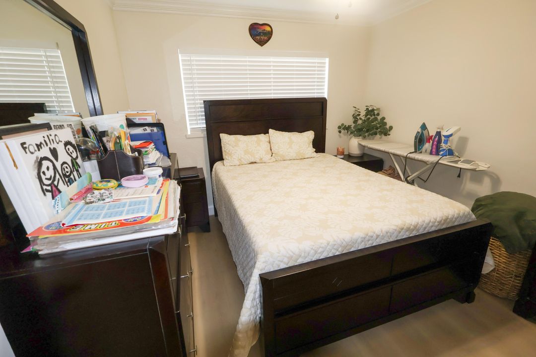 For Sale: $599,900 (4 beds, 2 baths, 1523 Square Feet)