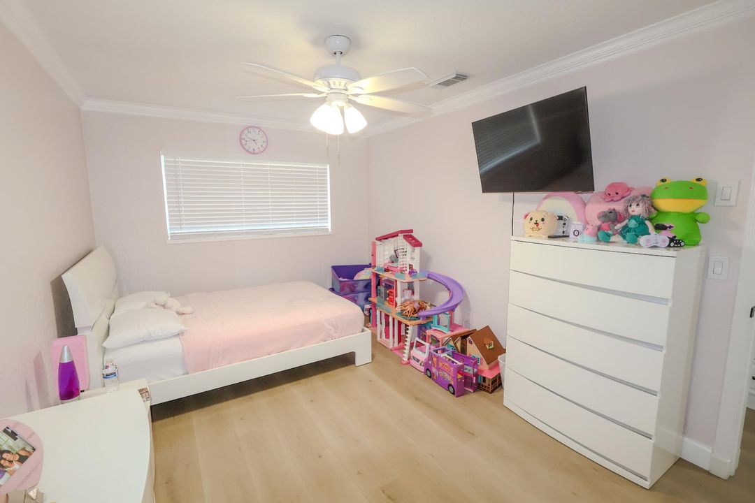 For Sale: $599,900 (4 beds, 2 baths, 1523 Square Feet)