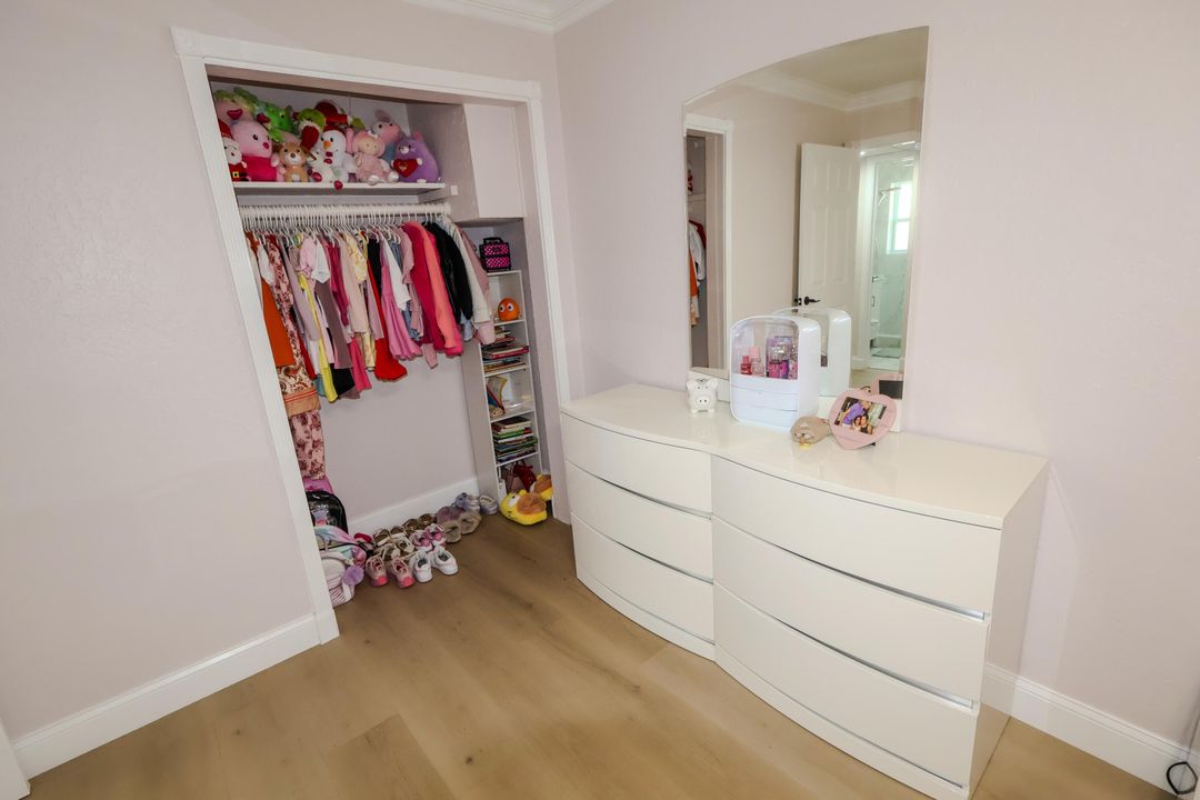 For Sale: $599,900 (4 beds, 2 baths, 1523 Square Feet)