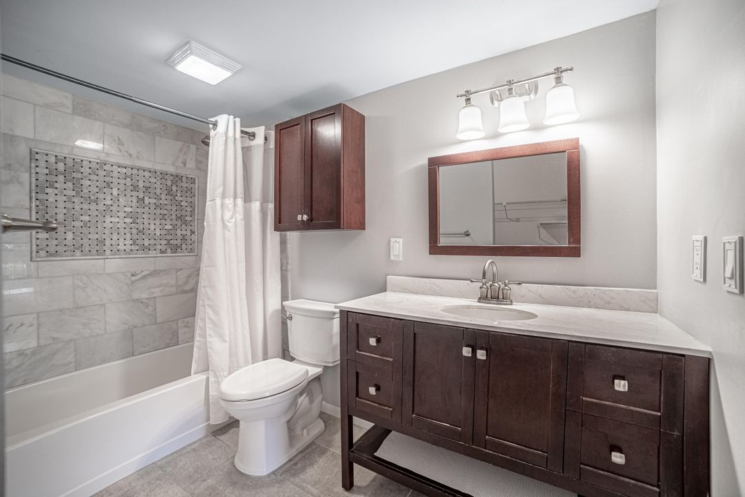 待售: $300,000 (2 贝兹, 2 浴室, 1306 平方英尺)