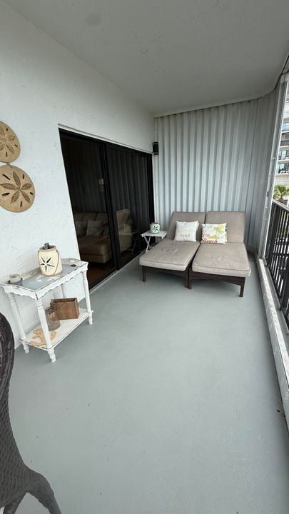 For Rent: $3,000 (2 beds, 2 baths, 1126 Square Feet)