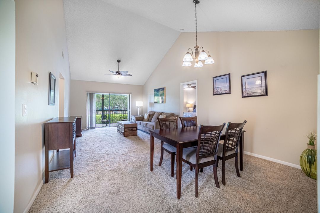 待售: $300,000 (2 贝兹, 2 浴室, 1306 平方英尺)