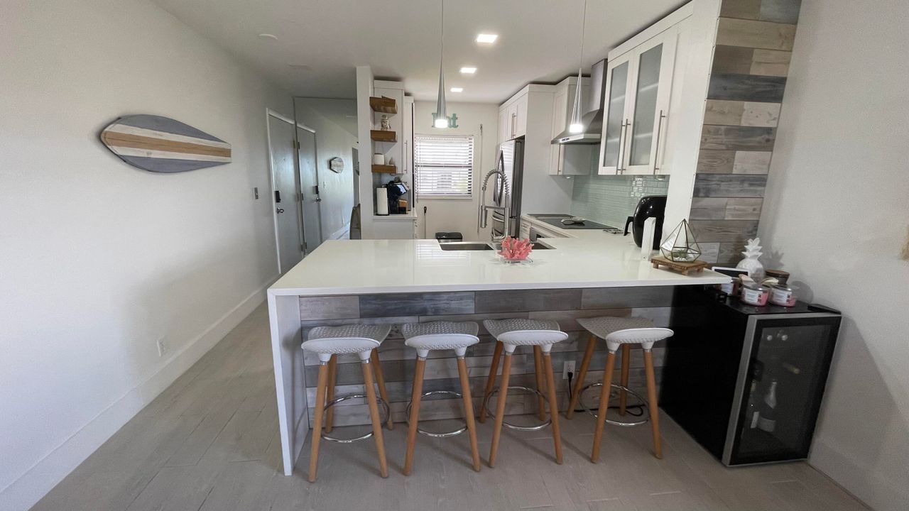 For Rent: $3,000 (2 beds, 2 baths, 1126 Square Feet)