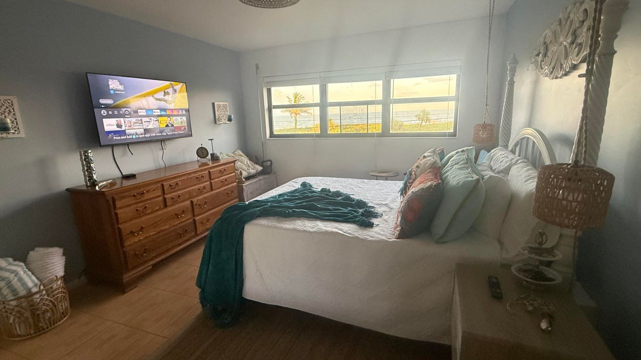 For Rent: $3,000 (2 beds, 2 baths, 1126 Square Feet)