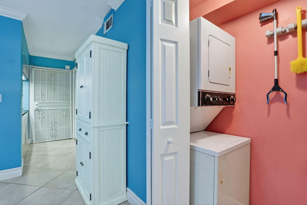 En Venta: $219,000 (2 camas, 2 baños, 975 Pies cuadrados)