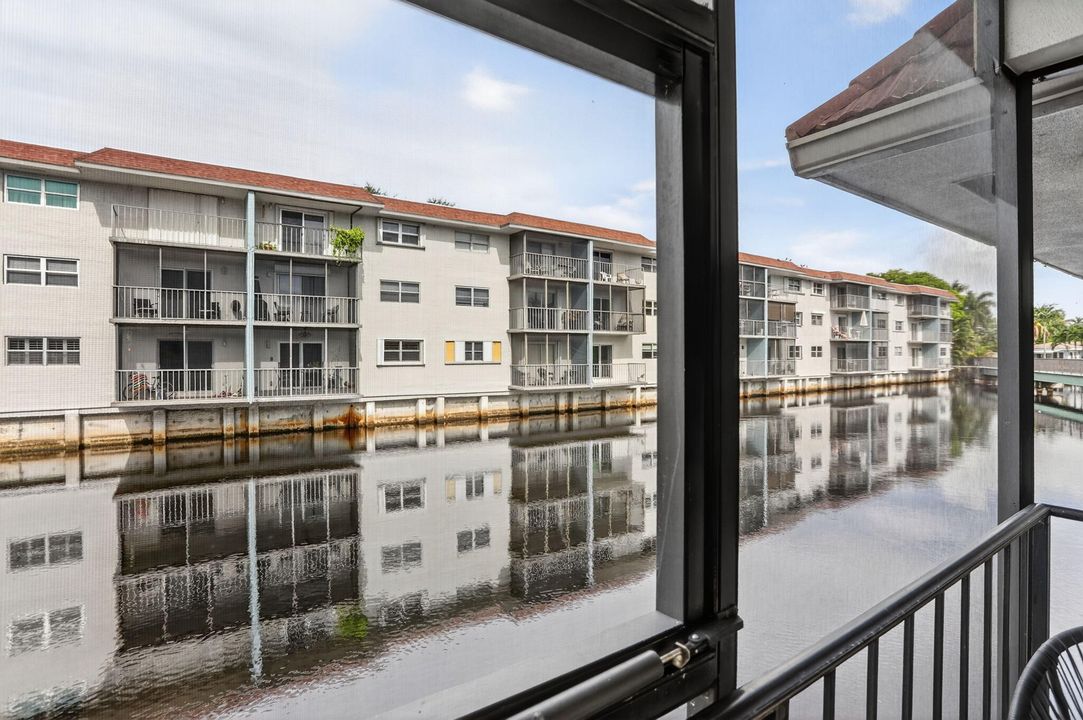 En Venta: $219,000 (2 camas, 2 baños, 975 Pies cuadrados)