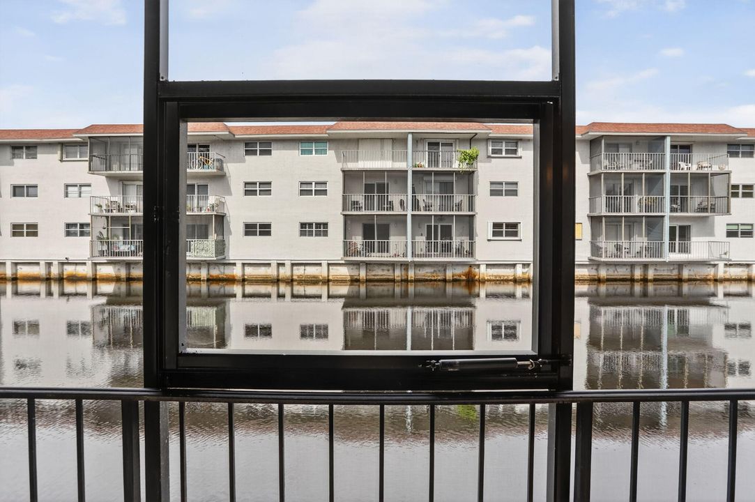 En Venta: $219,000 (2 camas, 2 baños, 975 Pies cuadrados)