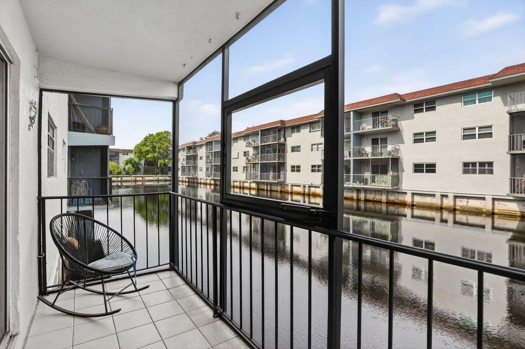 En Venta: $219,000 (2 camas, 2 baños, 975 Pies cuadrados)