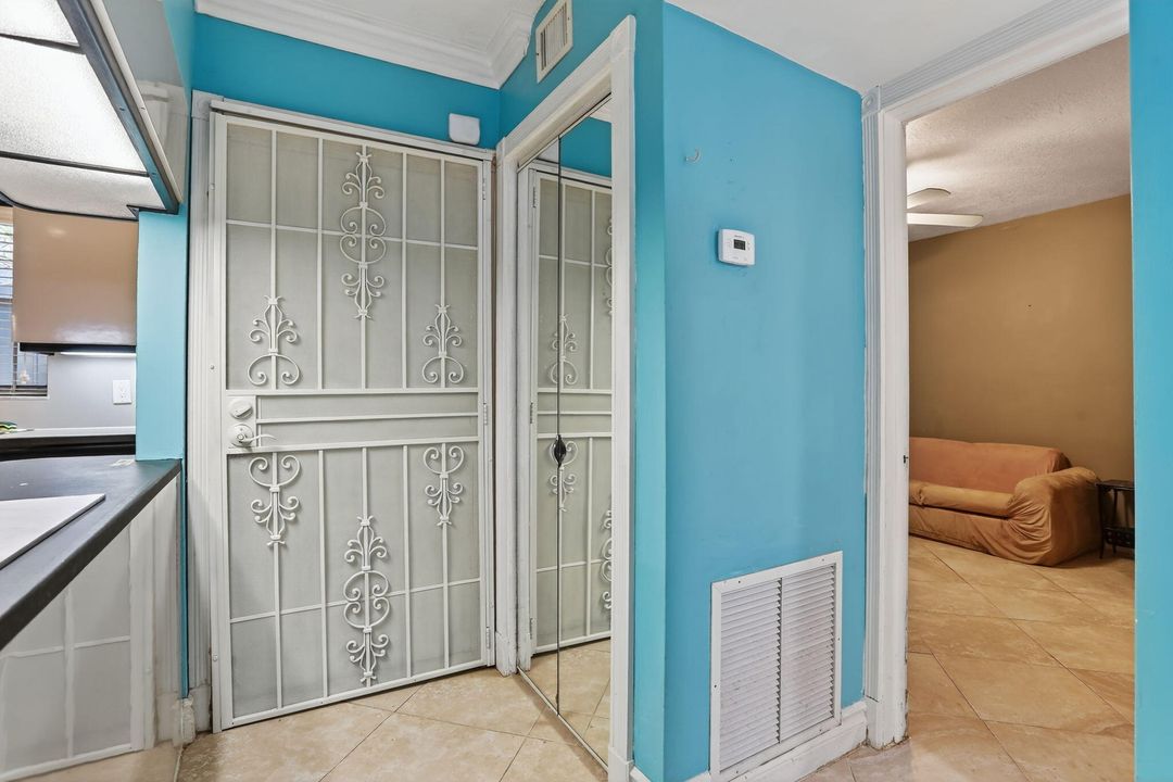 En Venta: $219,000 (2 camas, 2 baños, 975 Pies cuadrados)