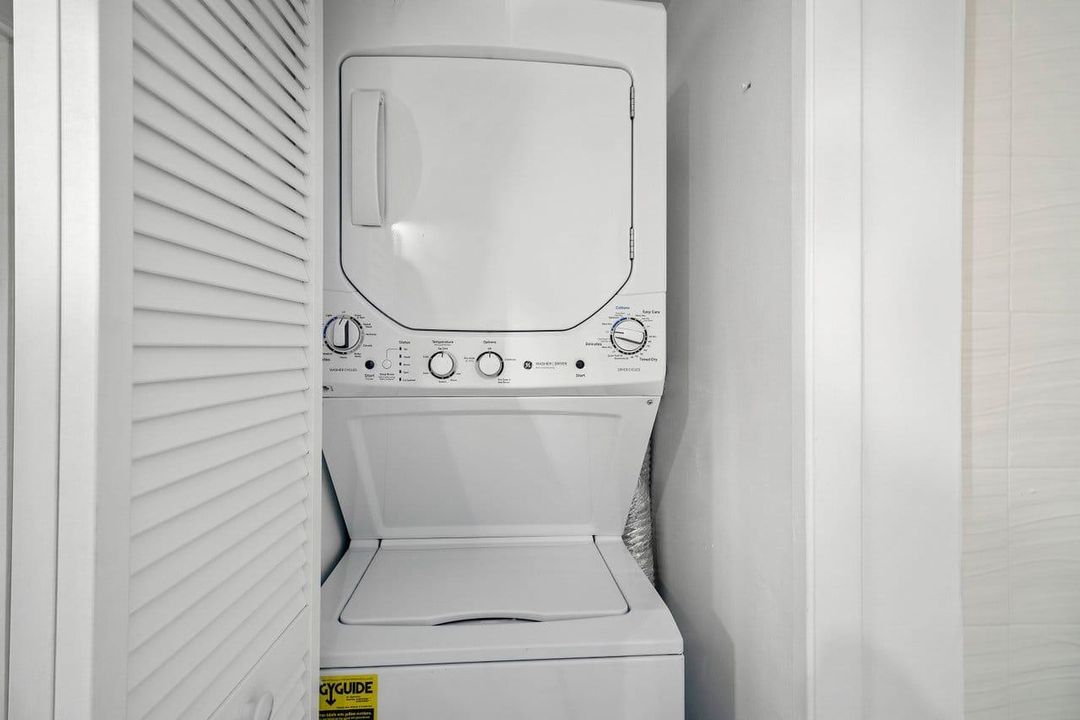 待售: $329,900 (2 贝兹, 2 浴室, 1231 平方英尺)