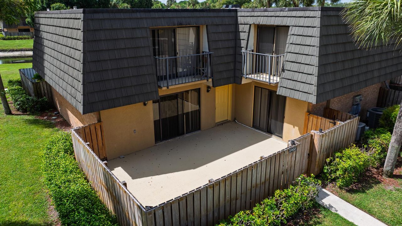 Recently Sold: $259,900 (2 beds, 2 baths, 1236 Square Feet)