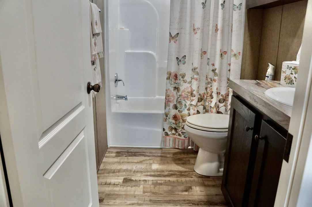 待售: $105,000 (3 贝兹, 2 浴室, 1352 平方英尺)