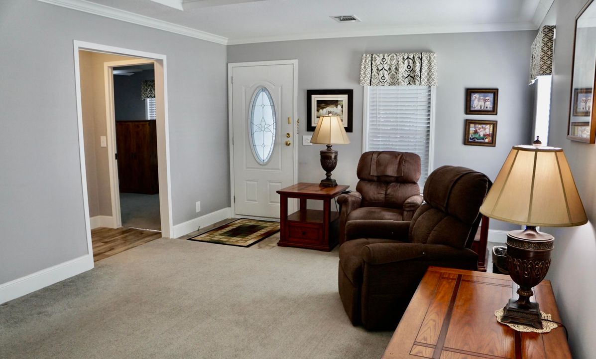 待售: $105,000 (3 贝兹, 2 浴室, 1352 平方英尺)