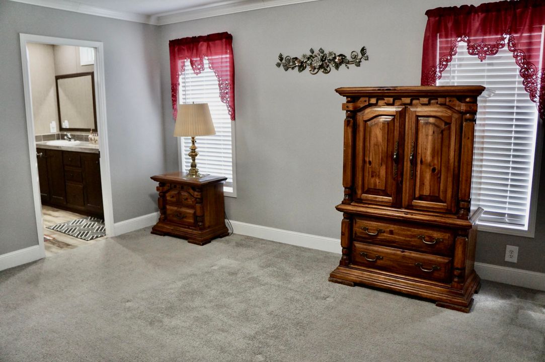 待售: $105,000 (3 贝兹, 2 浴室, 1352 平方英尺)