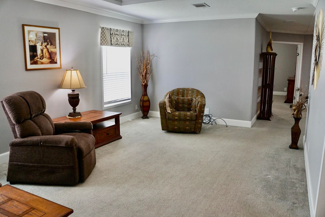 待售: $105,000 (3 贝兹, 2 浴室, 1352 平方英尺)