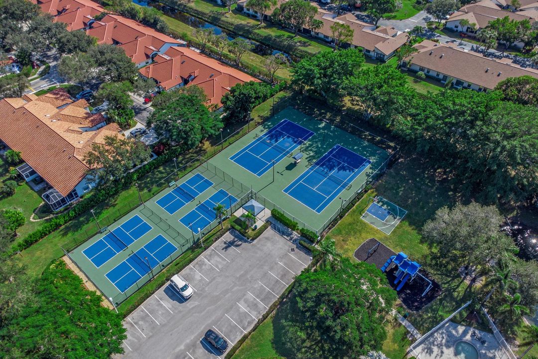 Activo con contrato: $450,000 (3 camas, 2 baños, 1778 Pies cuadrados)