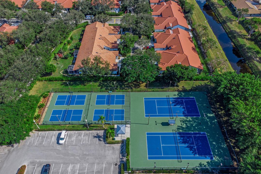 Activo con contrato: $450,000 (3 camas, 2 baños, 1778 Pies cuadrados)