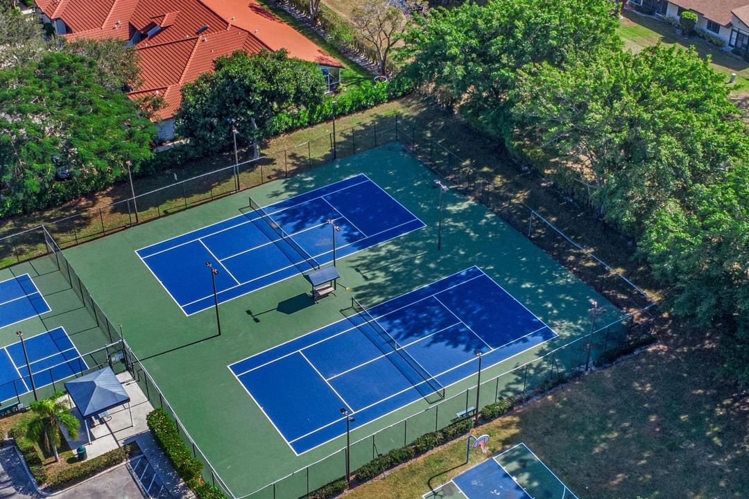 Activo con contrato: $450,000 (3 camas, 2 baños, 1778 Pies cuadrados)