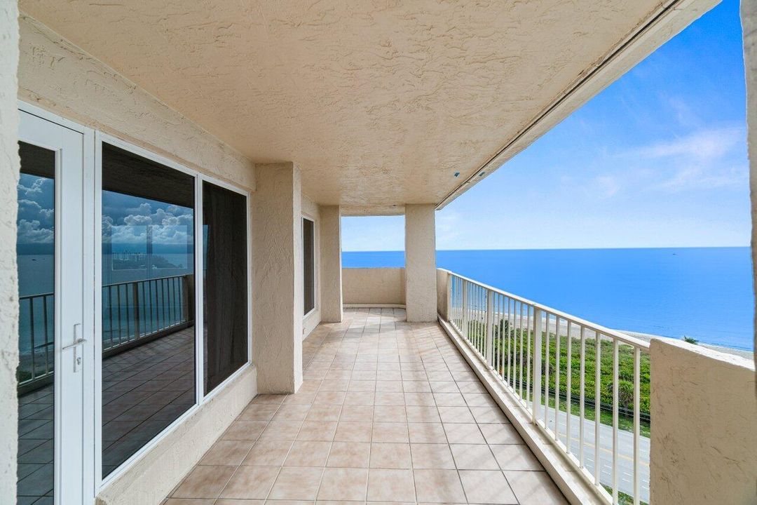 Active With Contract: $1,699,000 (3 beds, 3 baths, 2660 Square Feet)