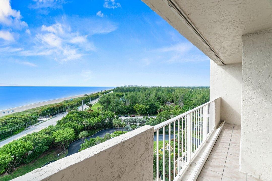 Active With Contract: $1,699,000 (3 beds, 3 baths, 2660 Square Feet)