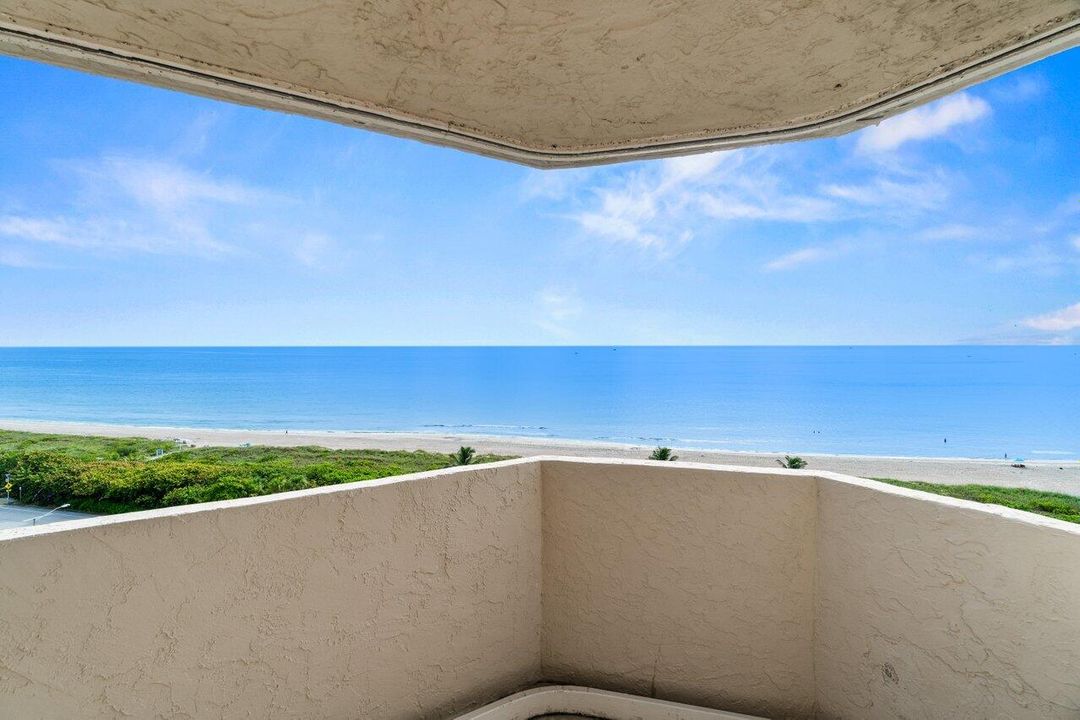 Active With Contract: $1,699,000 (3 beds, 3 baths, 2660 Square Feet)