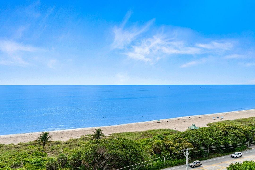 Active With Contract: $1,699,000 (3 beds, 3 baths, 2660 Square Feet)