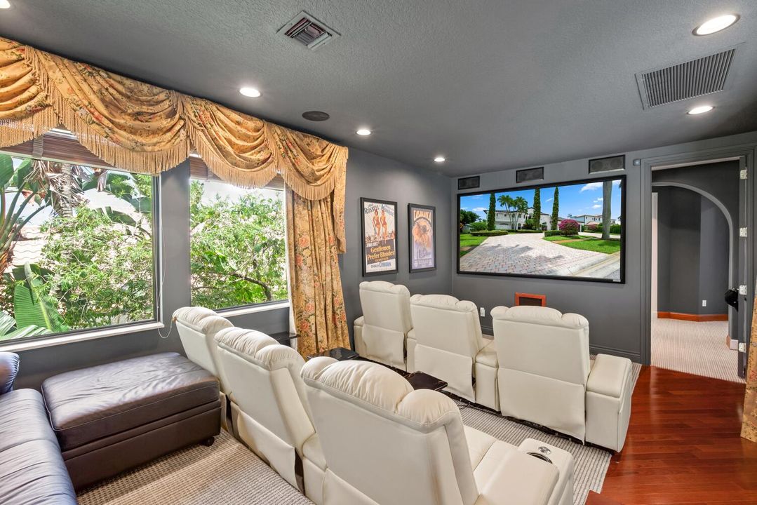 For Sale: $5,975,000 (5 beds, 7 baths, 7116 Square Feet)