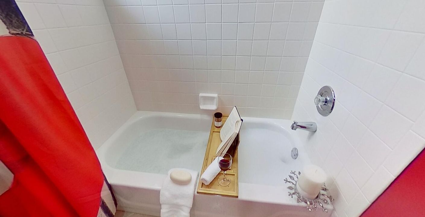 Activo con contrato: $450,000 (3 camas, 2 baños, 1778 Pies cuadrados)