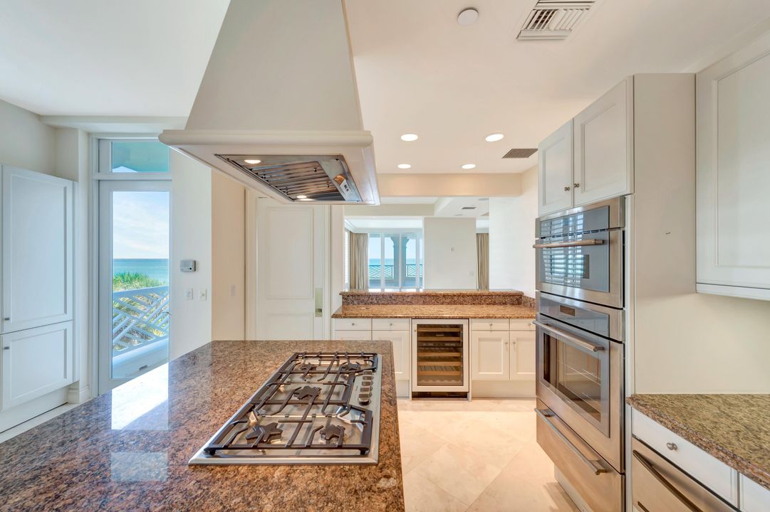 Active With Contract: $1,995,000 (3 beds, 3 baths, 3510 Square Feet)