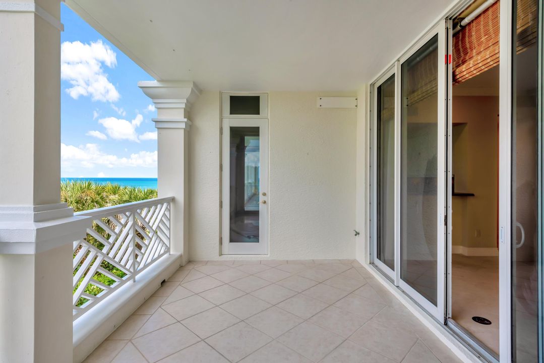 Active With Contract: $1,995,000 (3 beds, 3 baths, 3510 Square Feet)