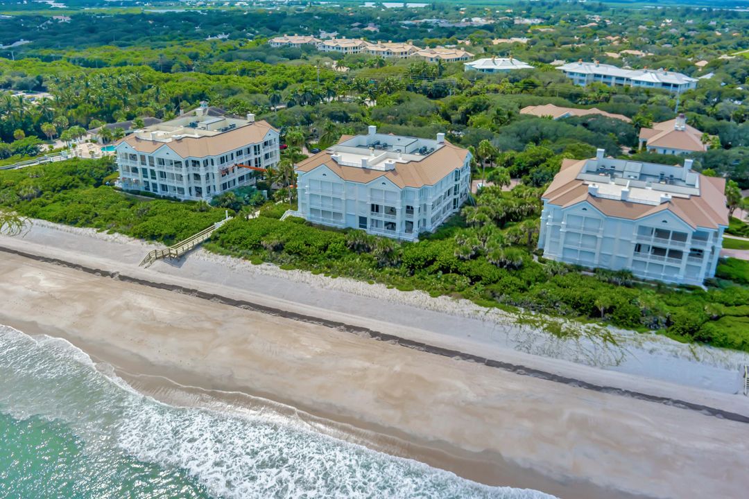 Active With Contract: $1,995,000 (3 beds, 3 baths, 3510 Square Feet)