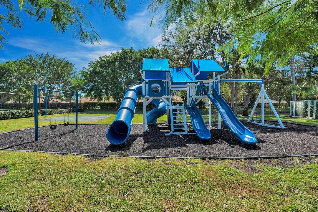 Activo con contrato: $450,000 (3 camas, 2 baños, 1778 Pies cuadrados)