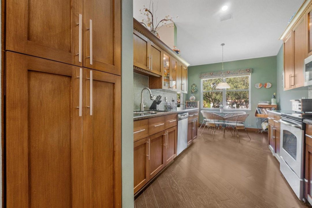 Activo con contrato: $450,000 (3 camas, 2 baños, 1778 Pies cuadrados)