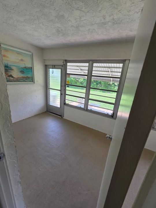 For Sale: $159,500 (1 beds, 1 baths, 1100 Square Feet)