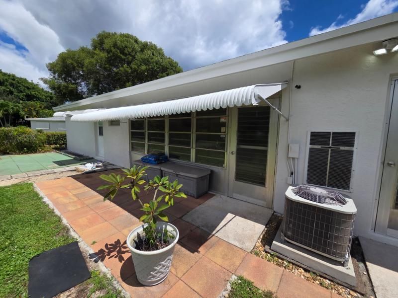 For Sale: $159,500 (1 beds, 1 baths, 1100 Square Feet)