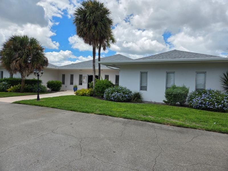 For Sale: $159,500 (1 beds, 1 baths, 1100 Square Feet)